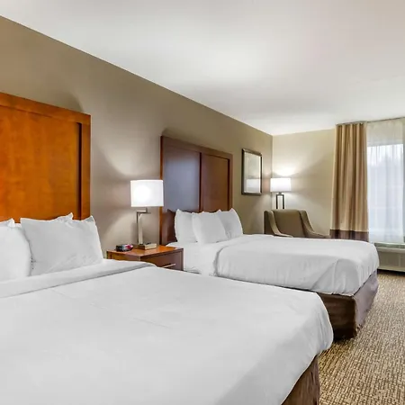 Comfort Inn & Suites Near Bethel College Newton Esterno foto