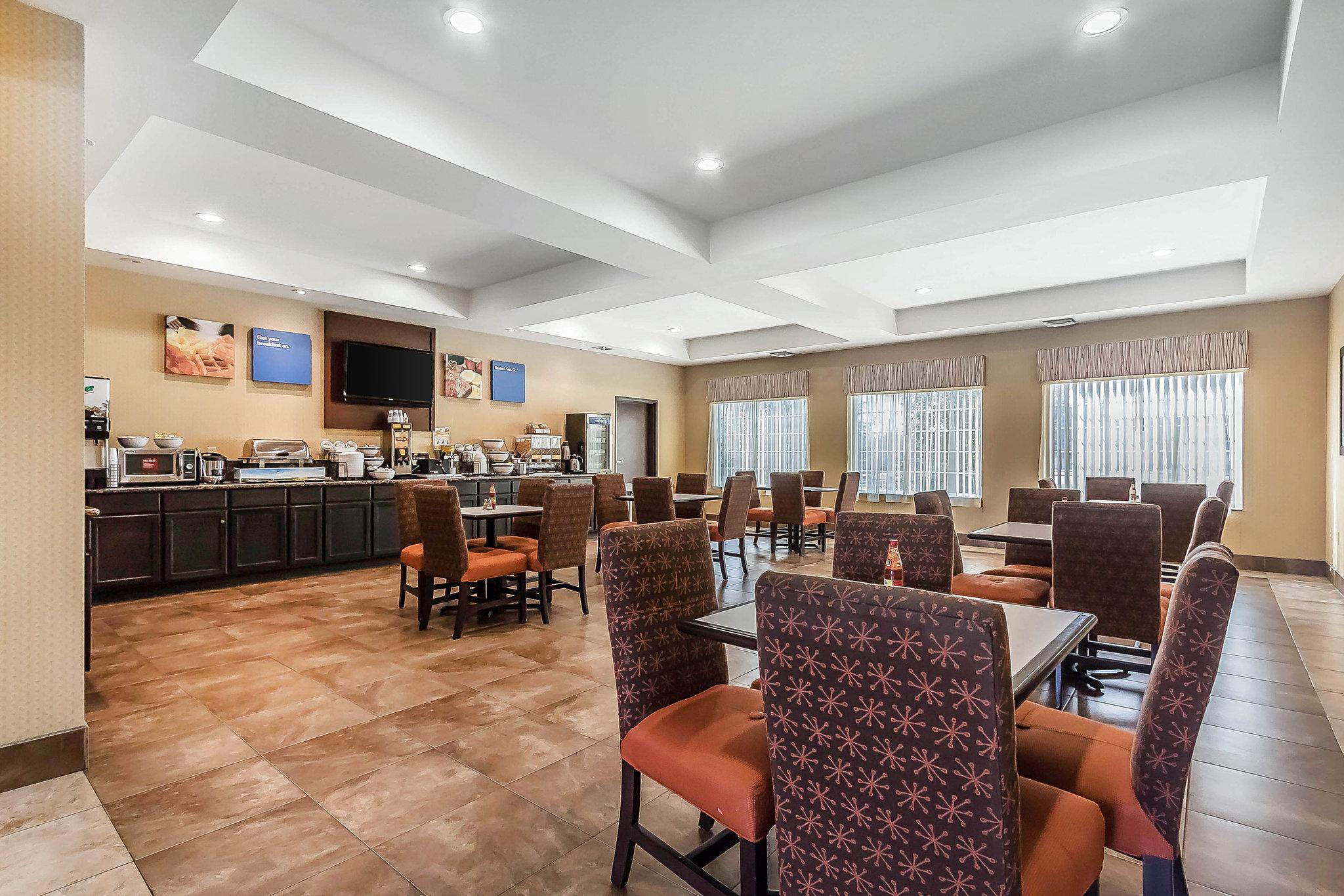 Comfort & Near Bethel College Hotel 3*