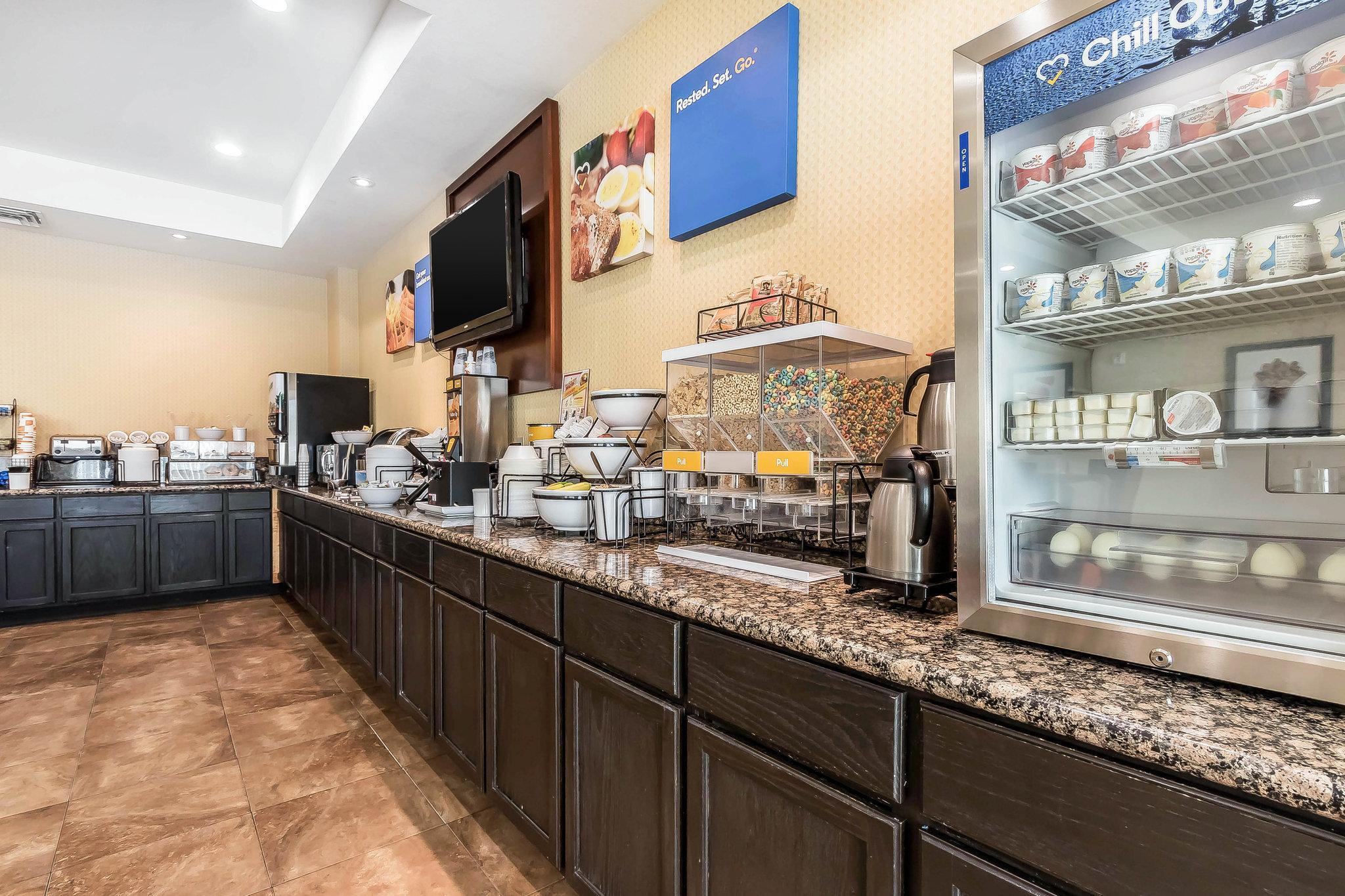 Hotel Comfort & Near Bethel College