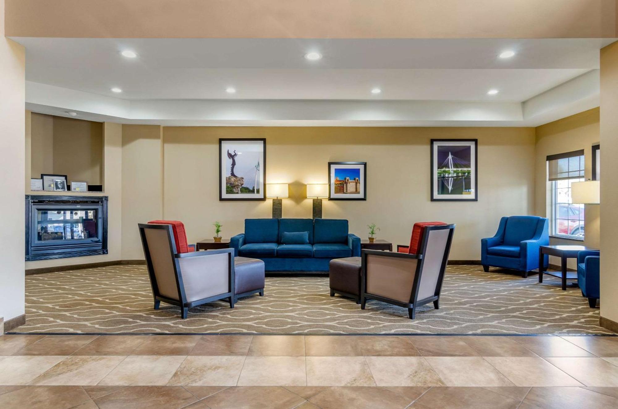 Comfort & Near Bethel College Hotel