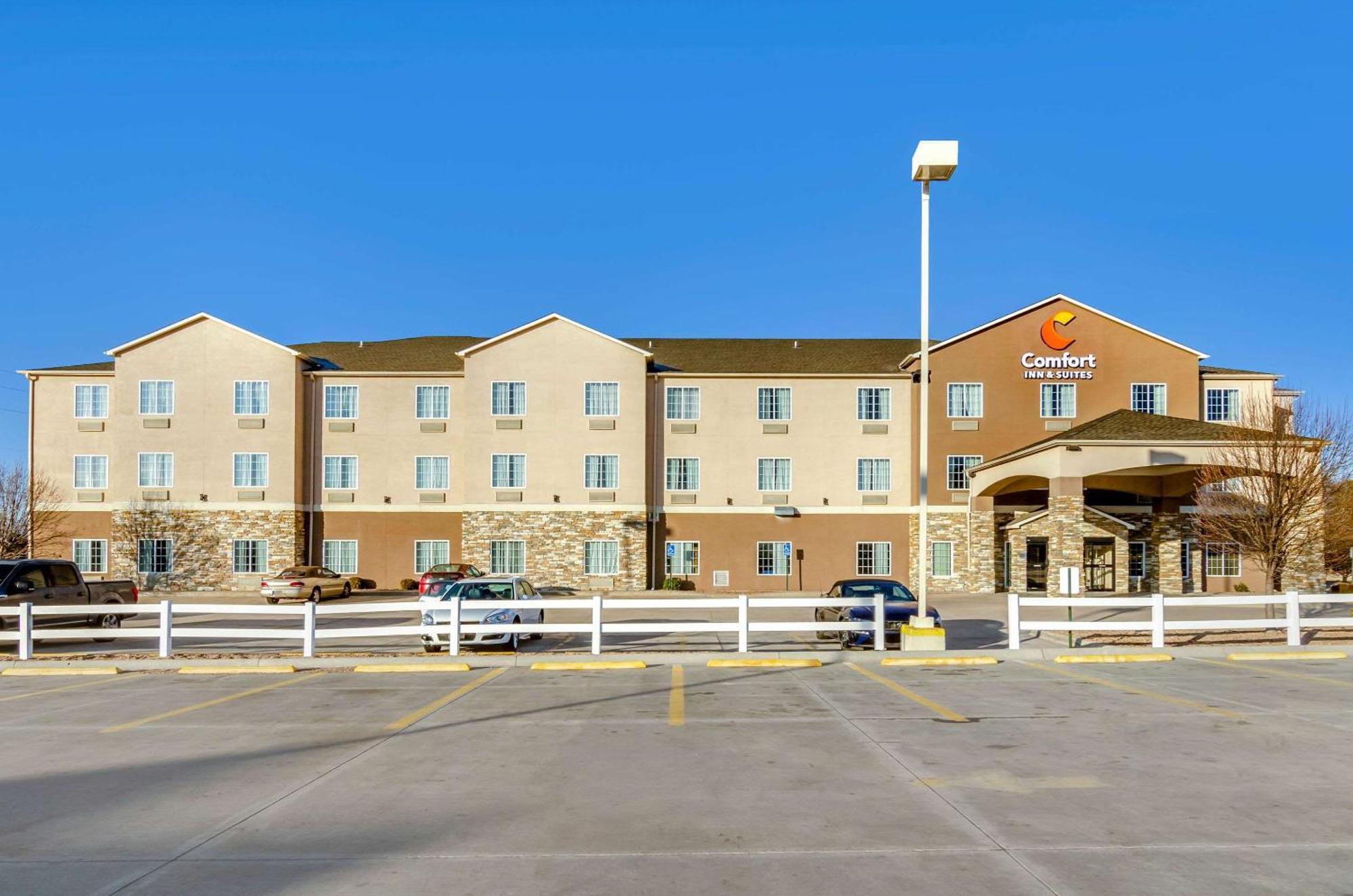 Comfort & Near Bethel College 3* Newton