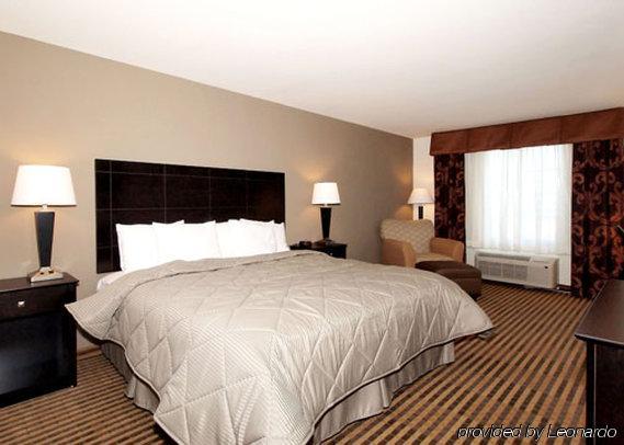 Hotel Comfort & Near Bethel College Newton