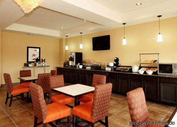 Hotel Comfort & Near Bethel College 3*